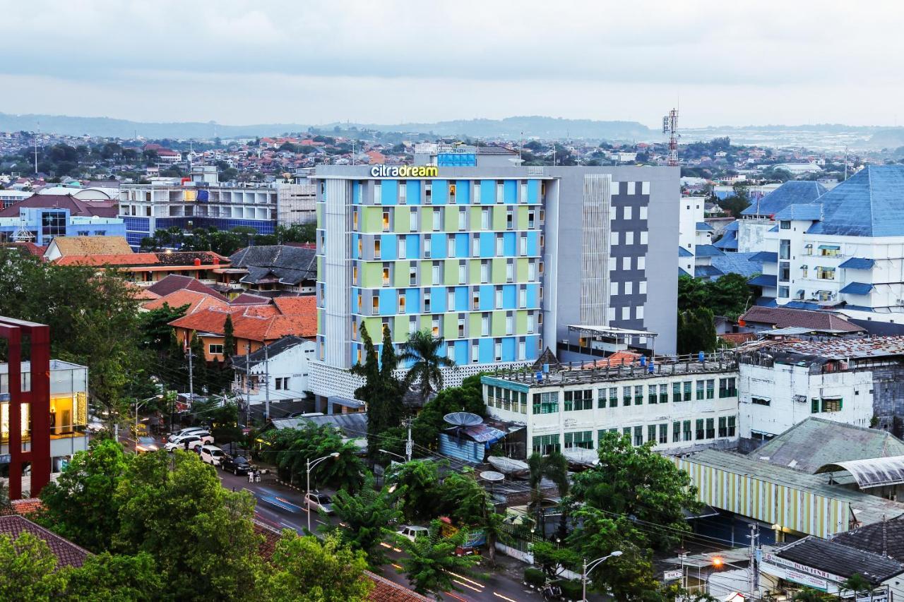 Hotel Citradream Semarang Esterno foto